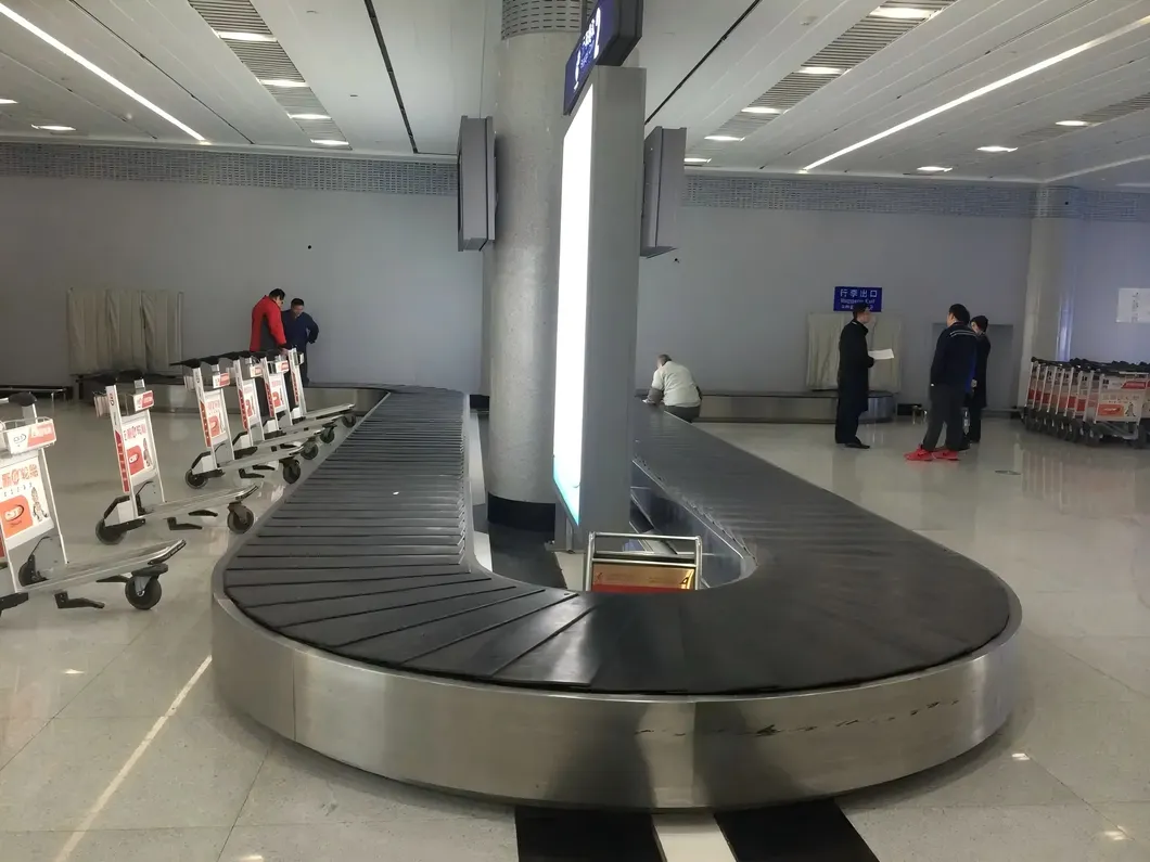 Airport Arrival Baggage Conveyor Carousel Rubber Belt